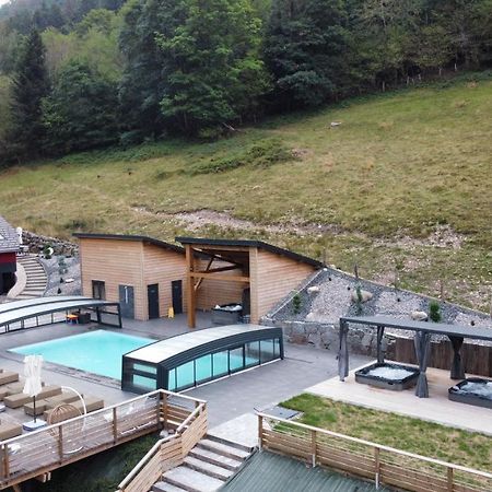 La Ferme De Rochesson, Jacuzzis & Piscine Commune Luaran gambar